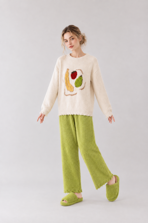 Women's Two-Tone Half Fleece Sleepwear Set, Crew Neck Long Sleeve Top with Fruit Embroidery, Wide Leg Pants, Frayed Hem Craft