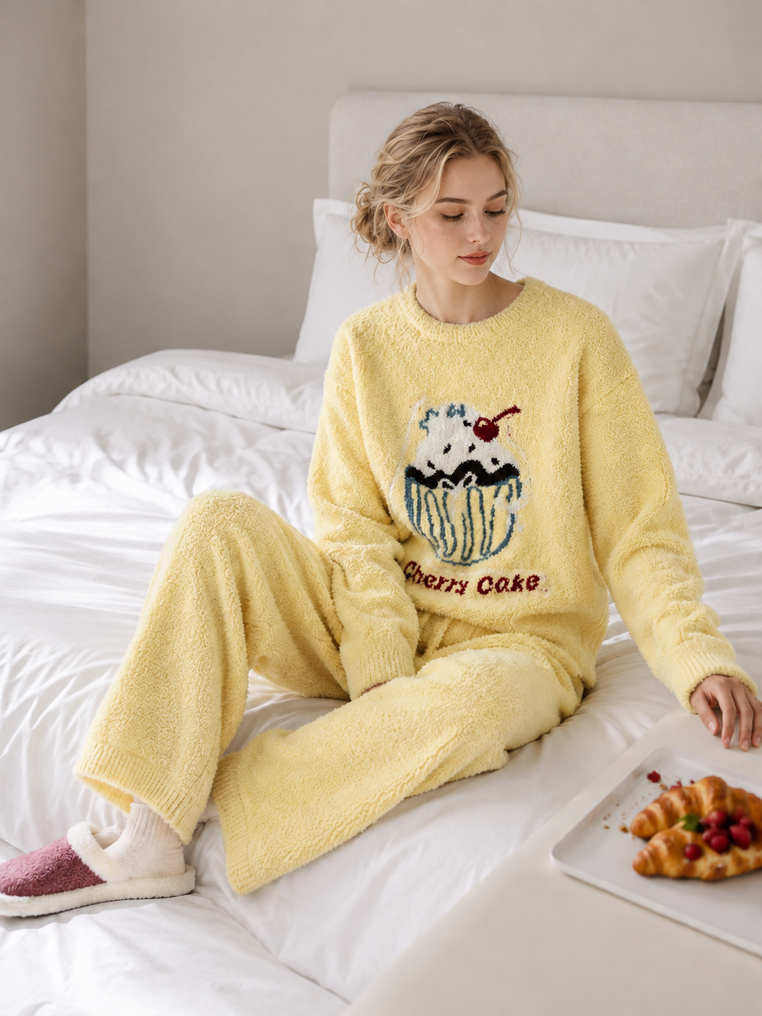 Women's Cream Yellow Half Fleece Sleepwear Set, Crew Neck Long Sleeve Top & Drawstring Pants, "Cherry Cake" Cupcake Pattern, Soft Half Fleece Texture
