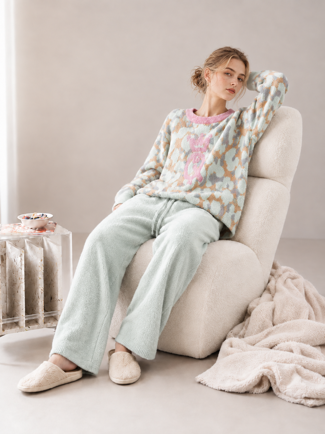 Women's Light Mint Leopard Half Fleece Pajama Set, Pink Crew Neck Long Sleeve Top & Drawstring Wide Leg Trousers, Irregular Leopard Print, Chest Crown Graphic