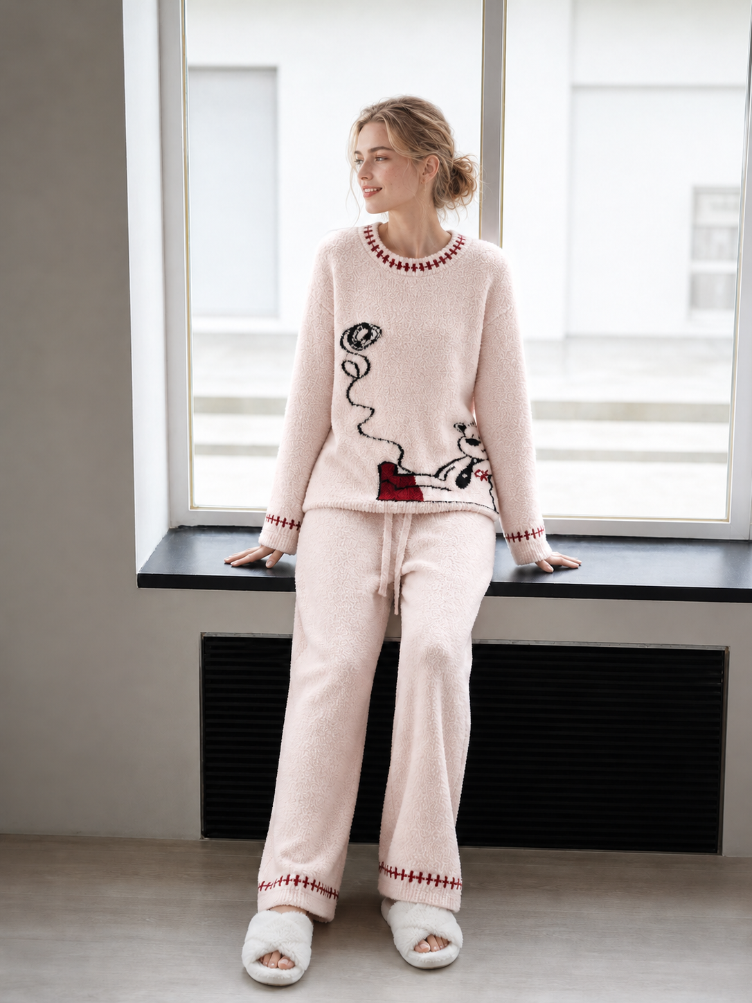 Women's Light Pink Half Fleece Sleepwear Set, Round Neck Long Sleeve Top & Drawstring Wide Leg Pants, Cartoon Graphic Jacquard Pattern, Red Contrast Stitch Trim