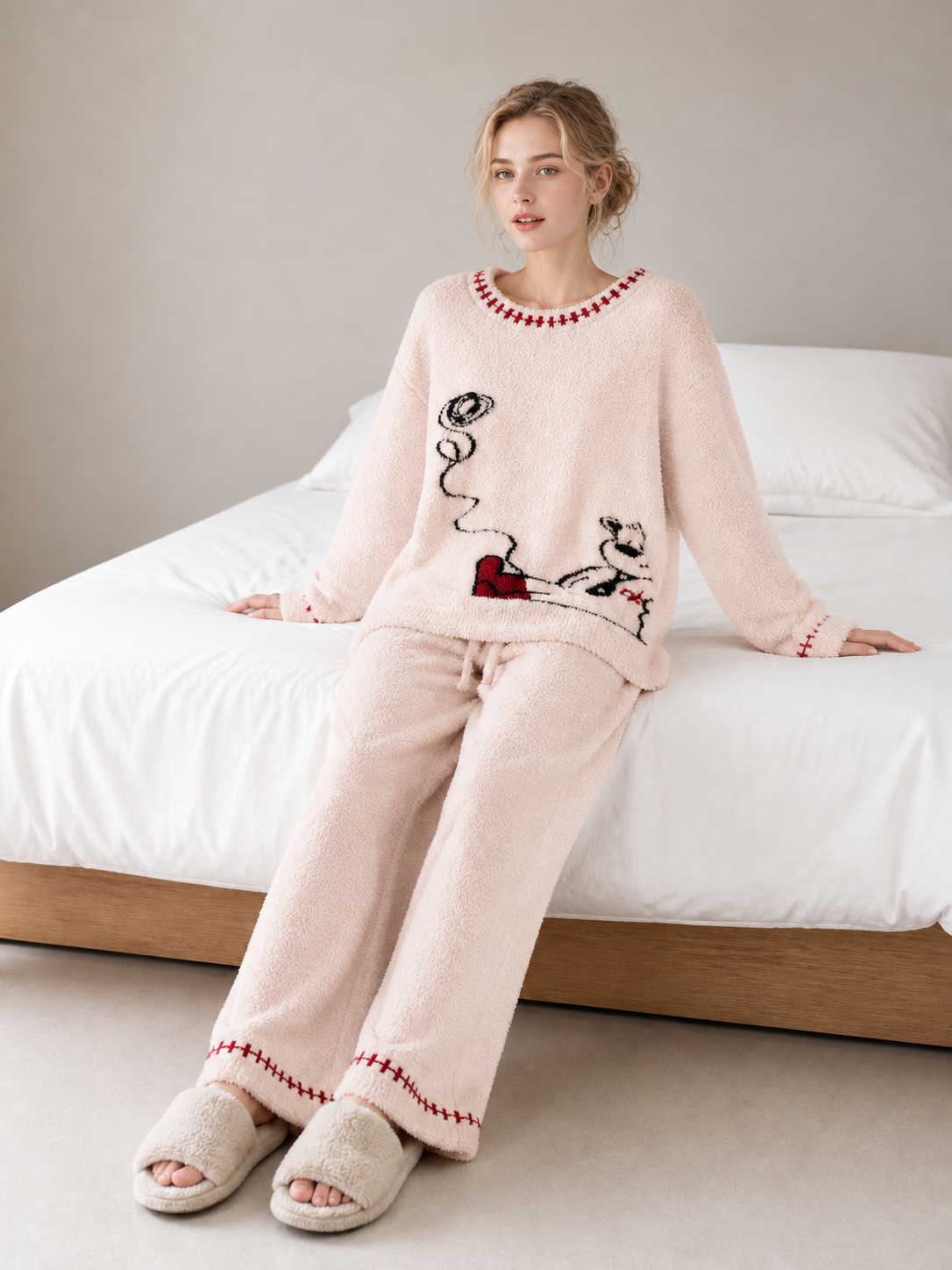 Women's Light Pink Half Fleece Loungewear Set, Round Neck Long Sleeve Top & Drawstring Wide Leg Pants, Cartoon Bear Jacquard Craft, Red Stitched Cuffs & Pant Hem