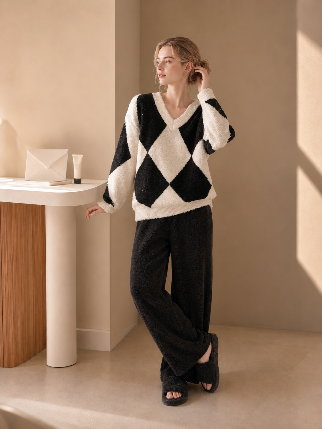 Women's Black and White Half Fleece Loungewear Set, Argyle Pattern V-Neck Top, Solid Color Wide Leg Pants, Elastic Waistband