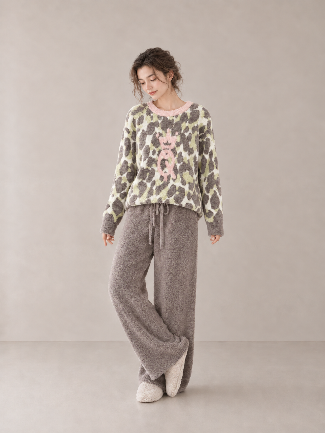 Women's Grey Green Leopard Half Fleece Pajama Set, Pink Crew Neck Long Sleeve Top & Drawstring Wide Leg Trousers, Leopard Pattern, Side Pocket Detail