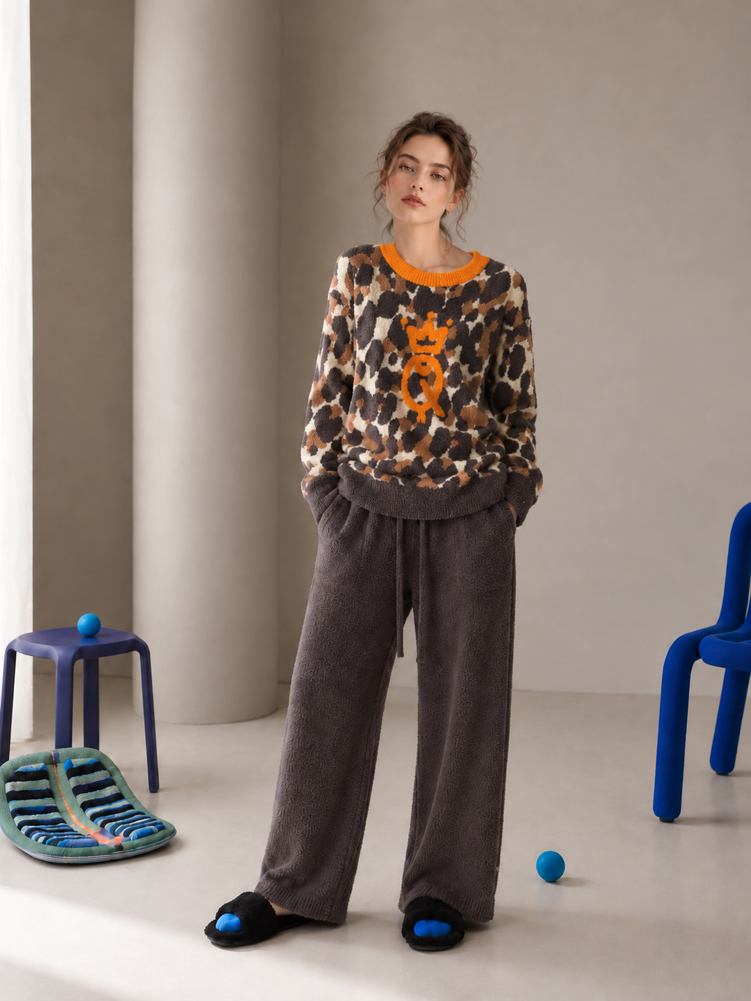 Dark Brown Leopard Half Fleece Loungewear Set, Crew Neck Long Sleeve Top with Crown Jacquard, Drawstring Wide Leg Pants