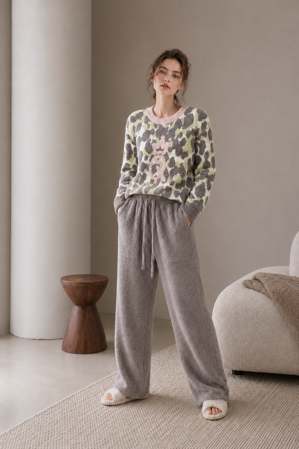 Women's Grey Green Leopard Half Fleece Sleepwear Set, Pink Crew Neck Long Sleeve Top & Drawstring Wide Leg Trousers, Irregular Leopard Print, Crown Graphic Detail
